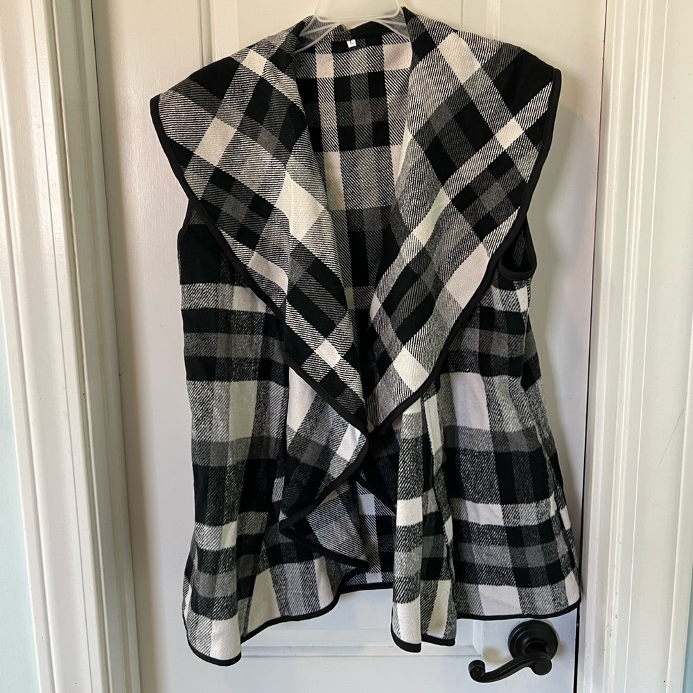 Buffalo check vest with pockets